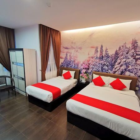 Palazzo Hotel Kulai Eksteriør billede