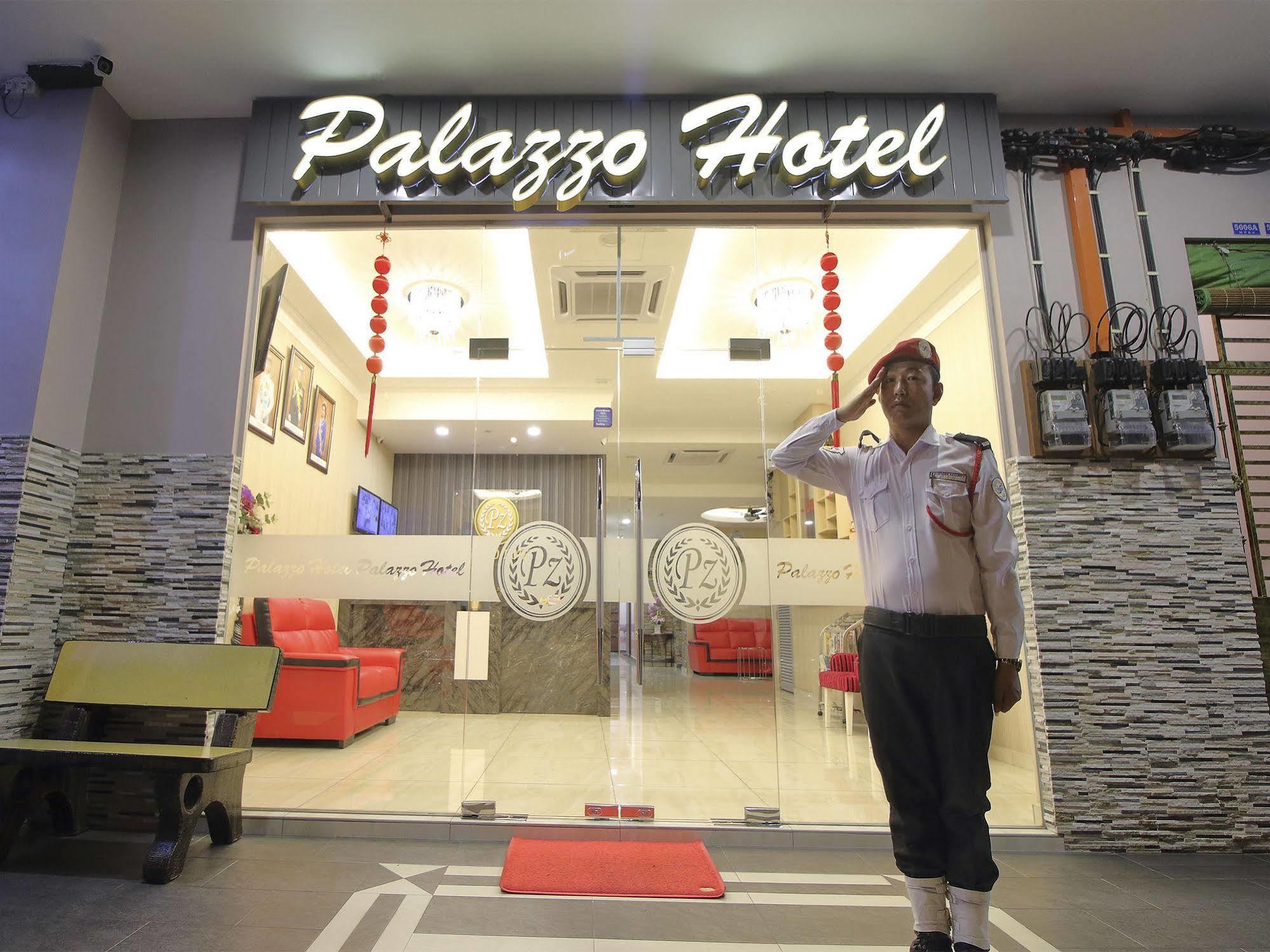 Palazzo Hotel Kulai Eksteriør billede