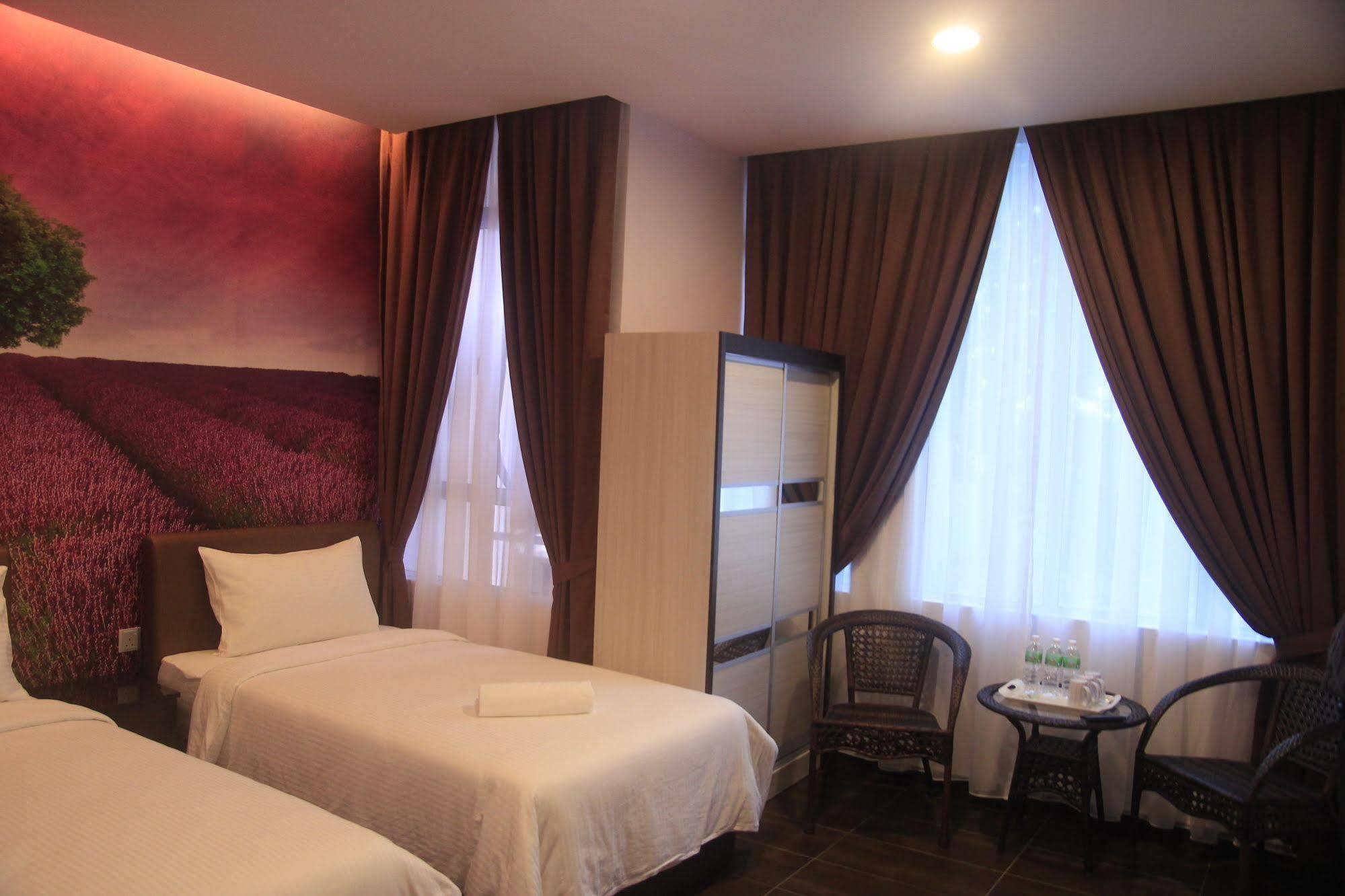 Palazzo Hotel Kulai Eksteriør billede