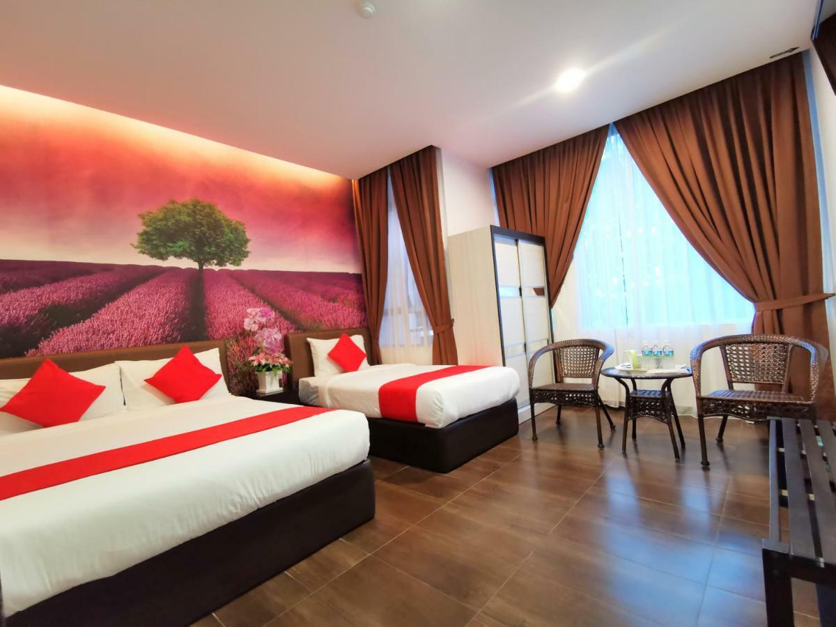 Palazzo Hotel Kulai Eksteriør billede